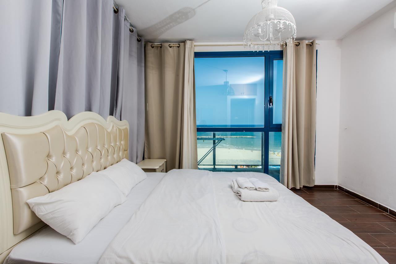 Ocean Front Apartments First Line To The Beach Tel-Aviv Kültér fotó