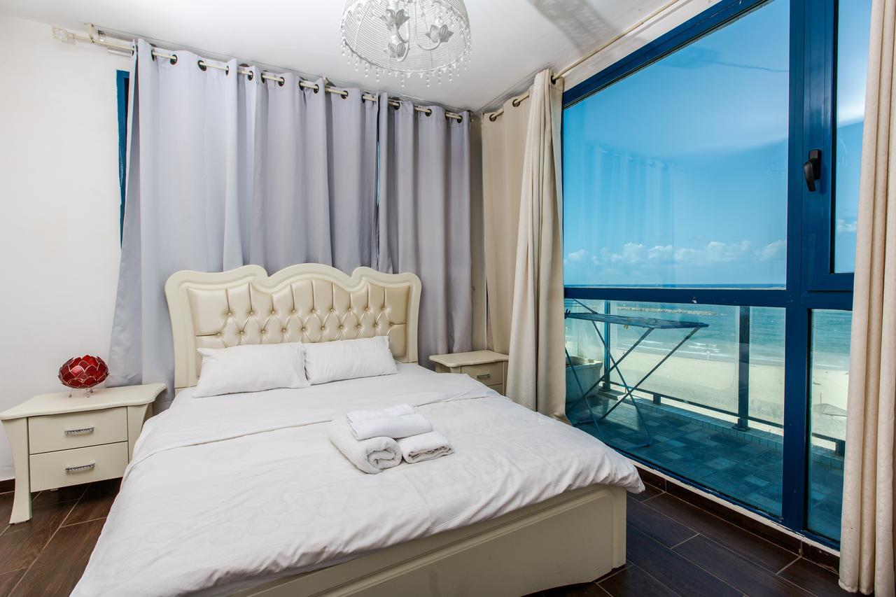 Ocean Front Apartments First Line To The Beach Tel-Aviv Kültér fotó