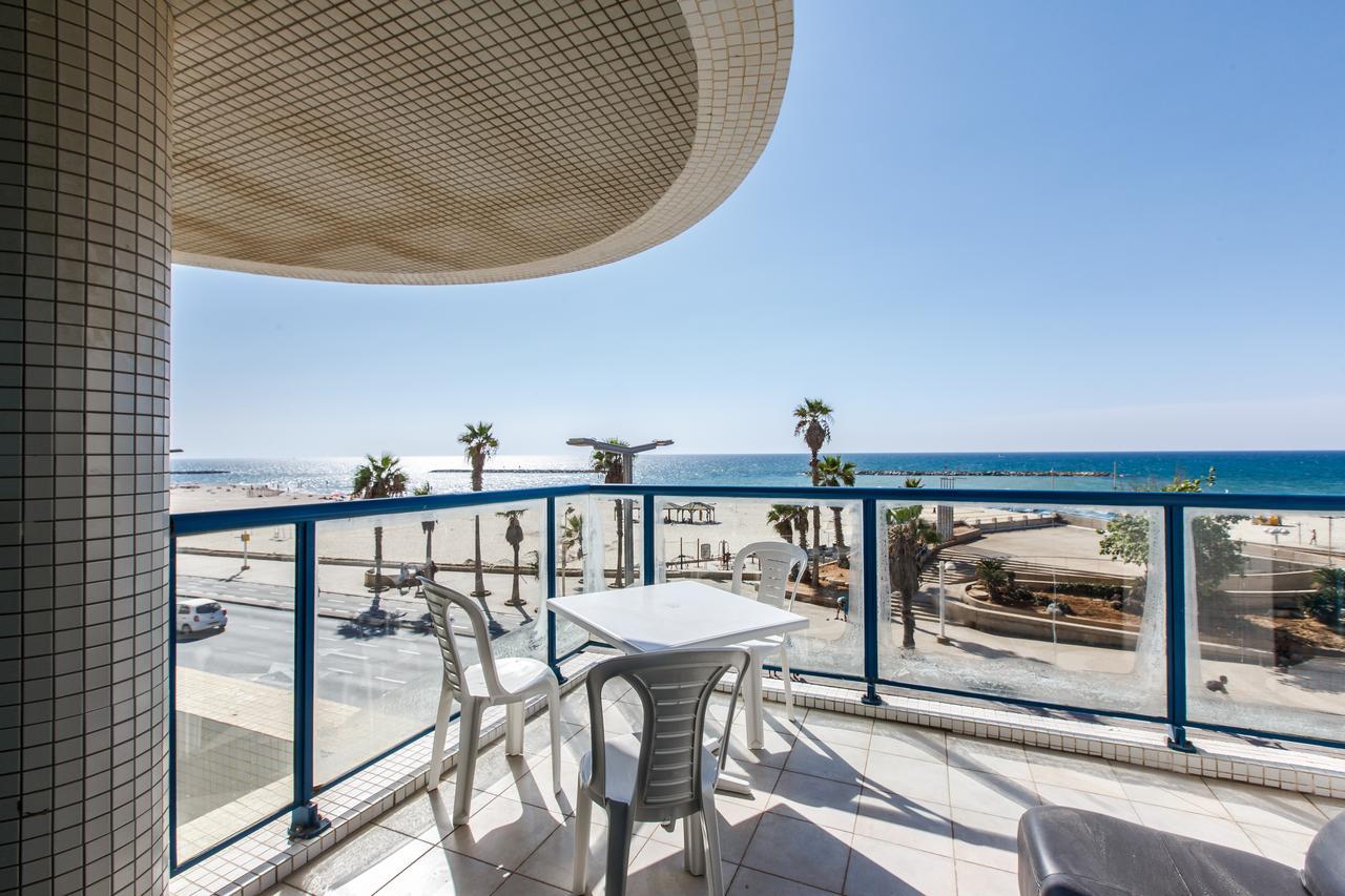 Ocean Front Apartments First Line To The Beach Tel-Aviv Kültér fotó