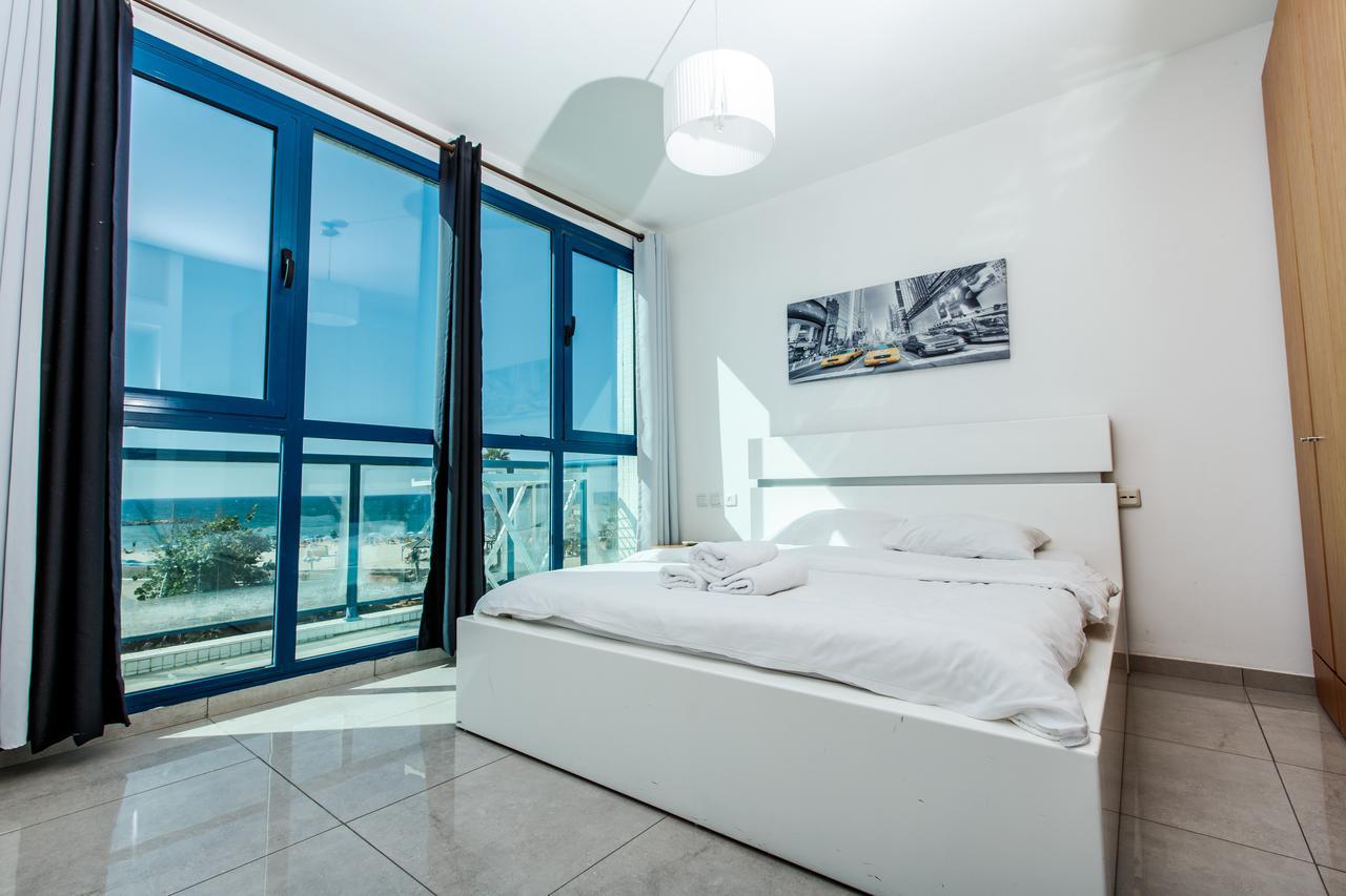 Ocean Front Apartments First Line To The Beach Tel-Aviv Kültér fotó