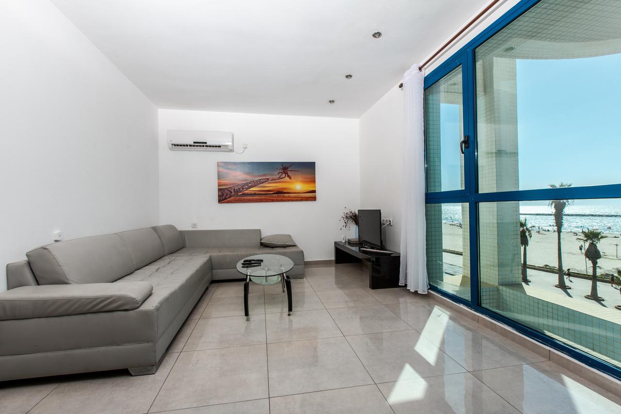Ocean Front Apartments First Line To The Beach Tel-Aviv Kültér fotó