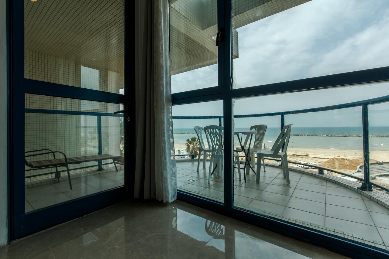 Ocean Front Apartments First Line To The Beach Tel-Aviv Kültér fotó
